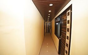 Oyo Golden Nest 3*